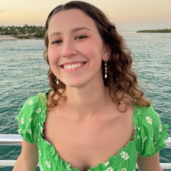 lili_molnar